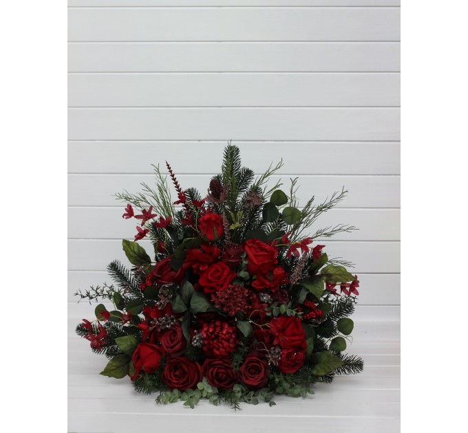 Red & Green Winter Standing Flowers – Christmas Wedding Decorations
