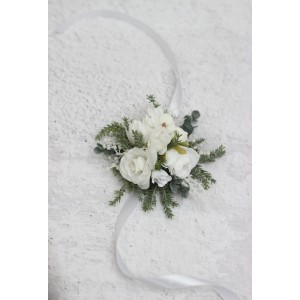  White corsage for winter wedding. Mother bracelet. 5439
