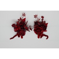 Red burgundy wedding boutonnieres. 5442