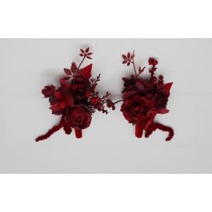 Red burgundy wedding boutonnieres. 5442