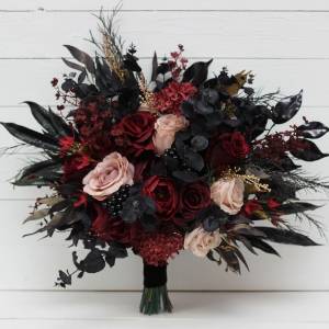 Wedding bouquets in  Halloween colors. Burgundy black gold beige bridal bouquet. Cascading bouquet. Faux bouquet. Bridesmaid bouquet. Gothic black wedding bouquet. 0018