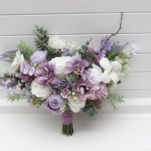 Lavender bridal bouquet. Lilac flowers bouquet .Faux bouquet. Purple wedding. Silk flowers. Boho wedding . Lilac bridal bouquet . Bridesmaid bouquet. 5292