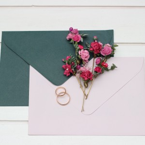  Set of  7 bobby pins in  magenta pink color scheme. Flower hair pins. Hair accessories. Flower accessories for wedding.  Bridesmaid gift.  5335