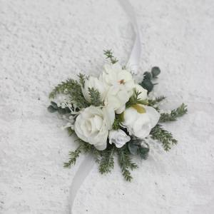  White corsage for winter wedding. Mother bracelet. 5439