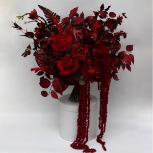 Red and burgundy dramatic bridal bouquet.  5442