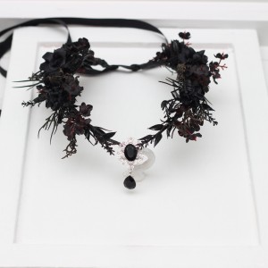 Witch flower crown. Elven black crown. Gothic headband. Dark fairy crown. Goth bride. Black tiara. Black floral circlet . Festival floral halo. 5357