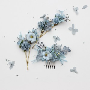 Set of single-color hair comb and hair pins. Dusty blue flower comb. Floral hair pins. Hair accessories. Flower accessories for weddings. Bridesmaid gift