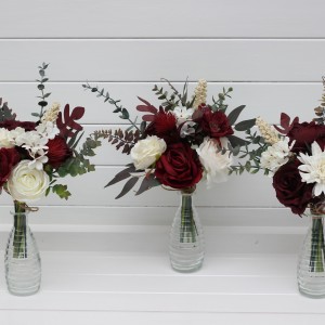 Simple wedding table flowers. Mini bouquets for vases in burgundy ivory color scheme. Flowers for wedding decor. Table flowers. Centerpiece. 0040 Simple wedding table flowers. Mini bouquets for vases in burgundy ivory color scheme. Flowers for wedding decor. Table flowers. Centerpiece. 0040