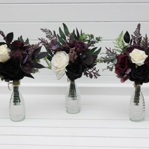Simple wedding table flowers. Mini bouquets for vases in purple black ivory green color scheme. Flowers for wedding decor. Table flowers. Centerpiece. 5289