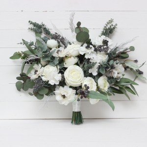 Wedding bouquets in whte colors. Bridal bouquet. Cascading bouquet. Faux bouquet. Bridesmaid bouquet. White anemone bouquet. Classic wedding. 5013