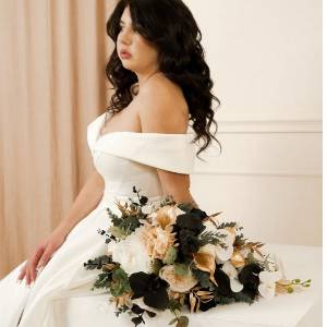 Wedding bouquets in black gold white colors. Bridal bouquet. Cascading bouquet. Faux bouquet. Bridesmaid bouquet.Gothic black wedding bouquet. 5065