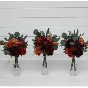 Simple wedding table flowers. Mini bouquets for vases in burgundy dusty rose terracotta rust color scheme. Flowers for wedding decor. Table flowers. Centerpiece. 5294