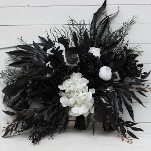 Halloween bouquets. Wedding bouquets in black and white colors. Bridal bouquet.  Faux bouquet. Bridesmaid bouquet.Gothic black wedding bouquet. 5086