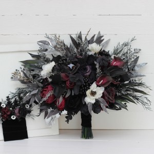 Faux bouquet. Deep purple black silver white anemone flowers. Fall bridal bouquet. Faux bouquet. Halloween wedding.Gothic black wedding bouquet. 5125 Faux bouquet. Deep purple black silver white anemone flowers. Fall bridal bouquet. Faux bouquet. Halloween wedding.Gothic black wedding bouquet. 5125