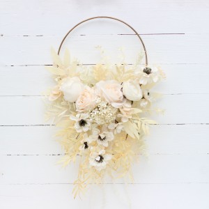 Flower hoop in champagne ivory cream  colors. Alternative bridesmaid bouquet. 5206 Flower hoop in champagne ivory cream  colors. Alternative bridesmaid bouquet. 5206