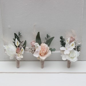  Wedding boutonnieres and wrist corsage  in white blush pink color scheme. Flower accessories. 5204