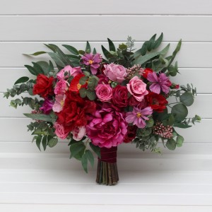 Bouquets in jewel-tone color theme. Magenta pink red bridal bouquet. Bridal bouquet. Faux bouquet. Bridesmaid bouquet. 5280